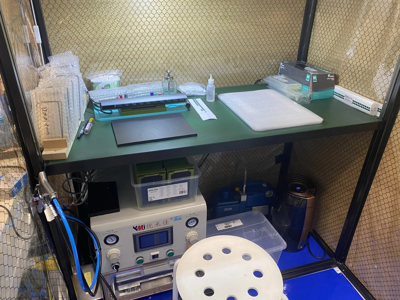 The clean room lamination station in Tartu